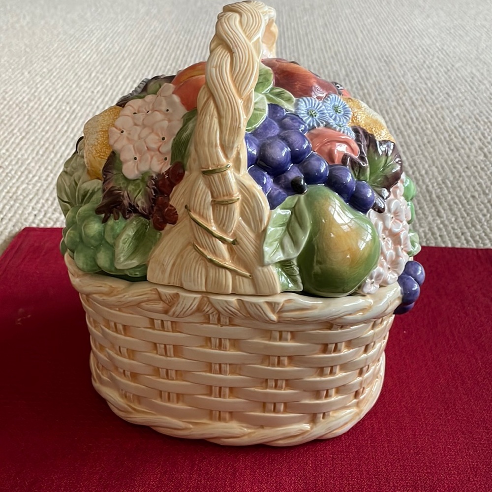 Pamela Gladding Cookie Jar